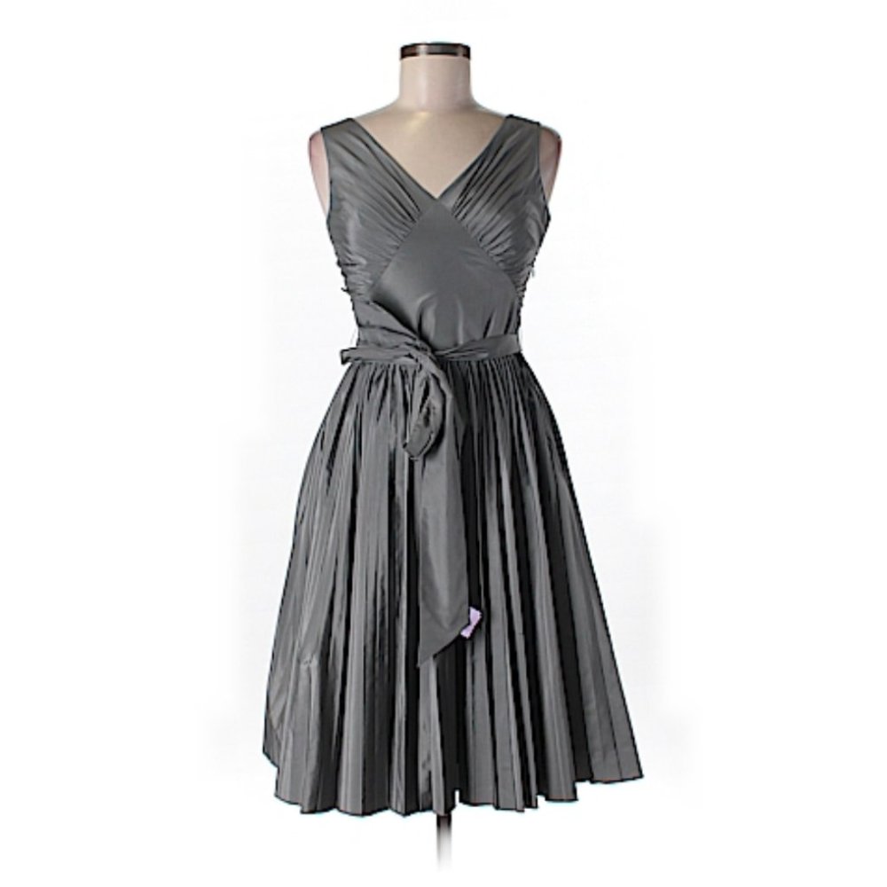 Banana Republic size 2 gray silk/polyester sleeveless dress